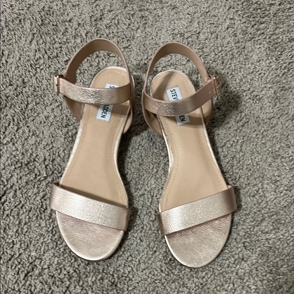Steve Madden Rose Gold Cache sandals 7.5